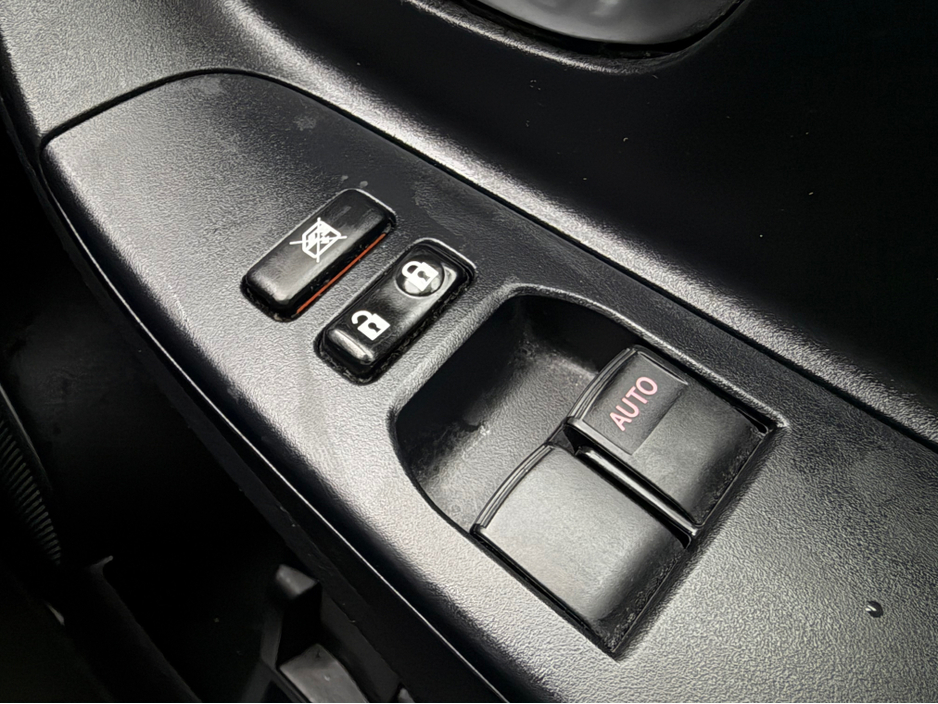 2015 Toyota Yaris SOL 1.33 PETROL 6 SPEED MANUAL 4DR HATCHBACK *ONE OWNER IRISH CAR* *TOP SPEC* *FULL TOYOTA SERVICE HISTORY* *NEW NCT 01/2027* *€200 ROAD TAX* *FINANCE ARRANGED TODAY* €10,450