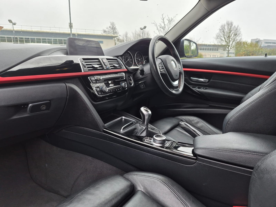 2019 BMW 3 Series - image 19