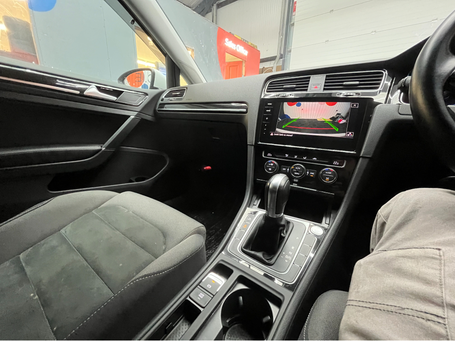 2018 Volkswagen Golf - image 14