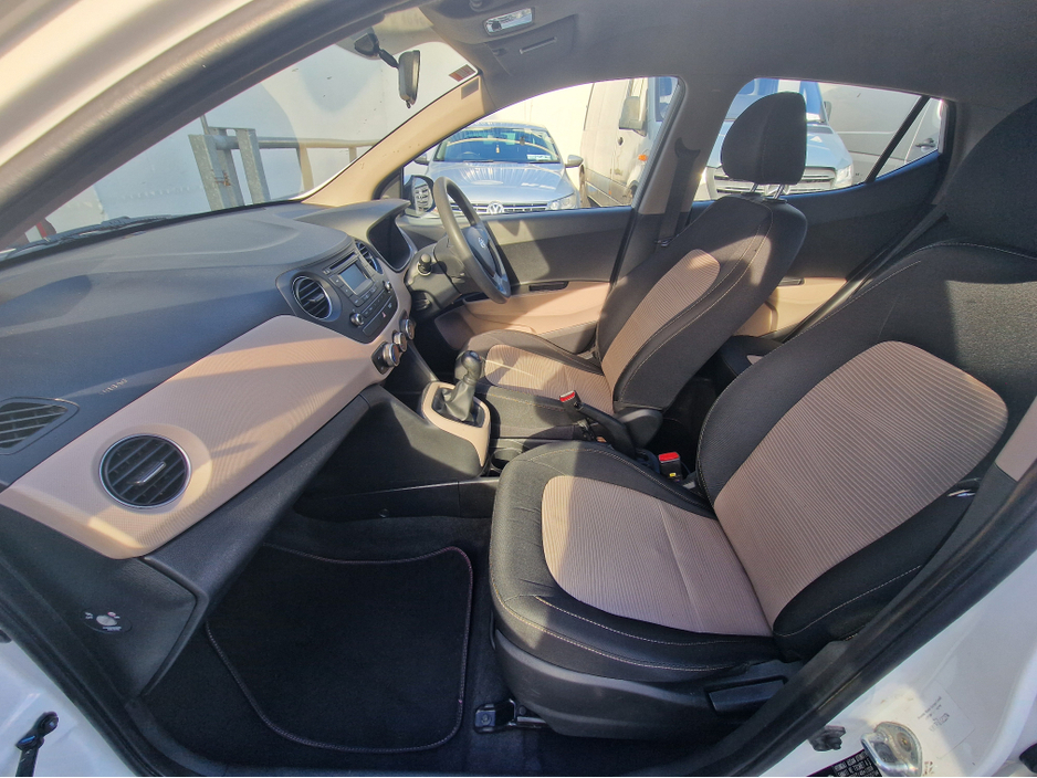 2016 Hyundai i10 S AIR **GREAT STARTER CAR** €7,450