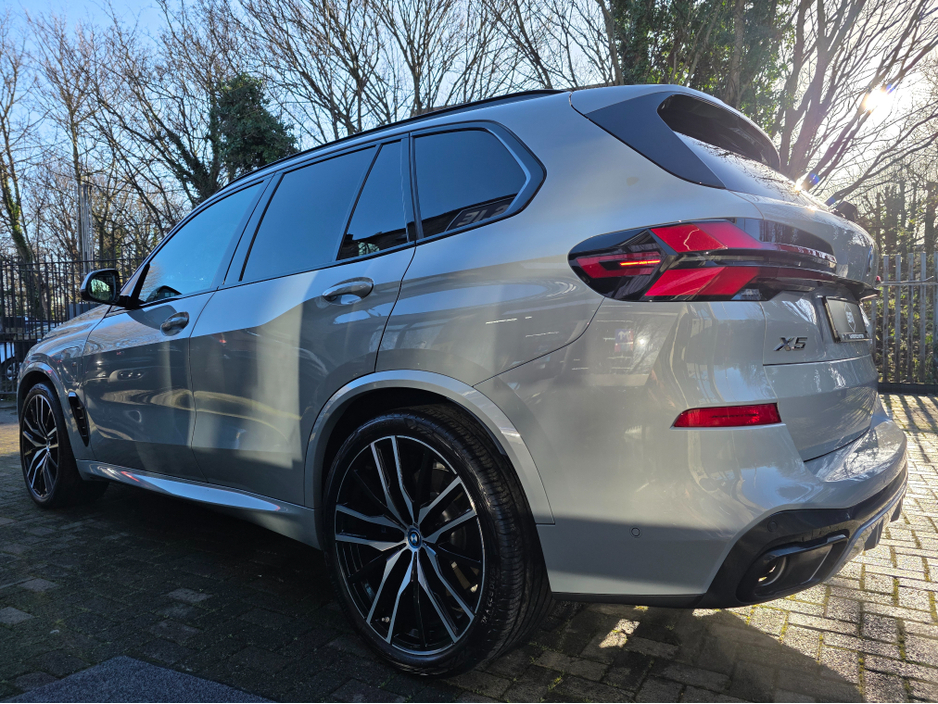 2025 BMW X5 XDRIVE50E M SPORT AUTO. ONLY 5K MILES. FINANCE ARRANGED. SIMI. AA APPROVED. €97,950