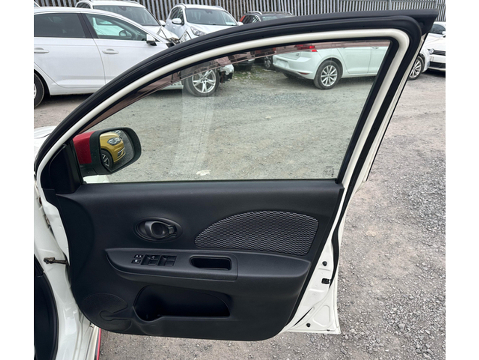 2016 Nissan March - image 7