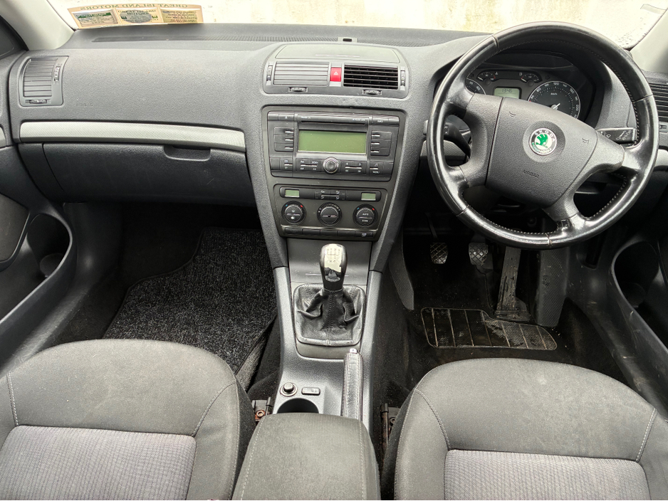 2008 Skoda Octavia - image 10