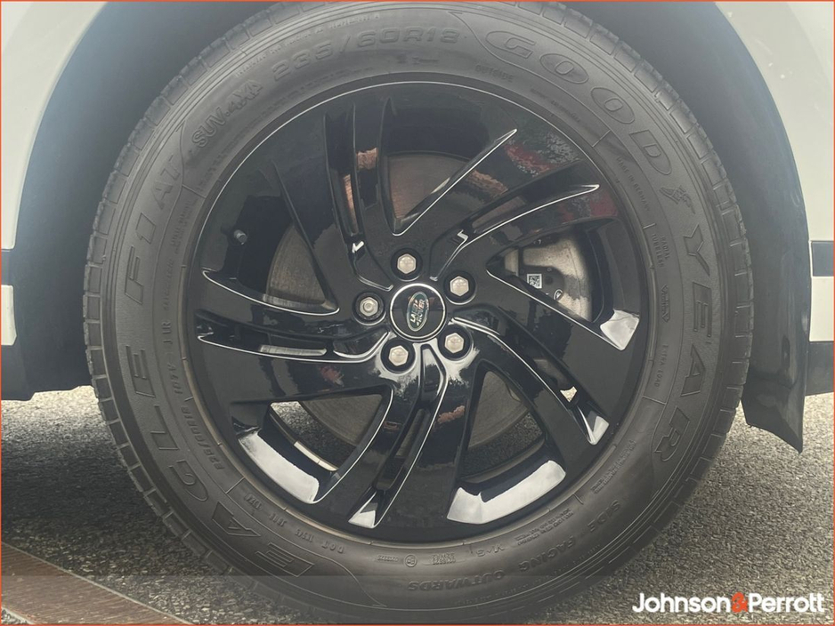 2025 Land Rover Range Rover Evoque - image 9