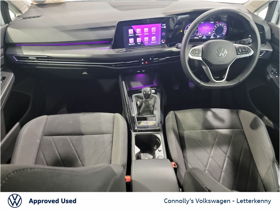 2024 Volkswagen Golf - image 2