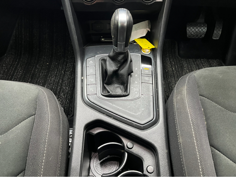 2017 Volkswagen Tiguan - image 19