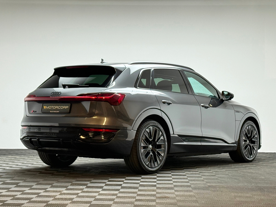 2023 Audi Q8 e-tron - image 7