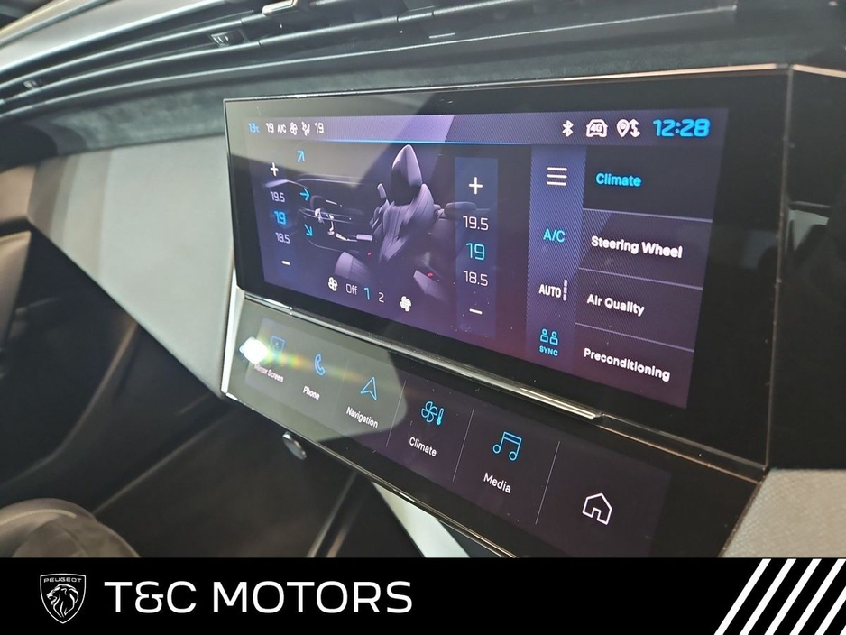 2023 Peugeot 308 308 GT HYBRID 180bhp PHEV Automatic, Peugeot Drive Assist, Bluetooth, Wireless Apple Carplay & Android Auto €29,995