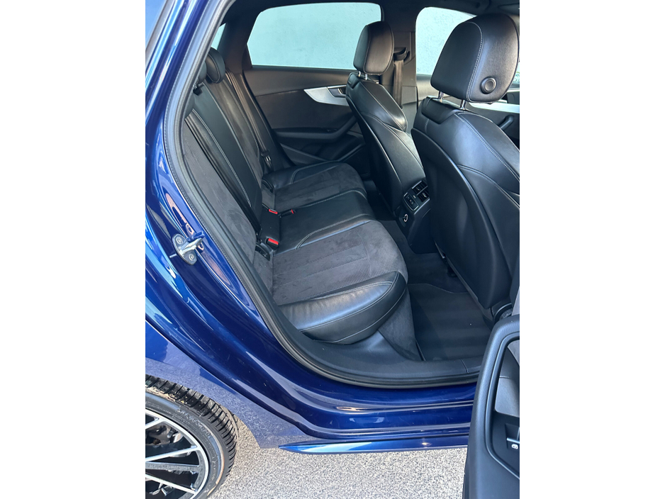 2018 Audi A4 - image 20