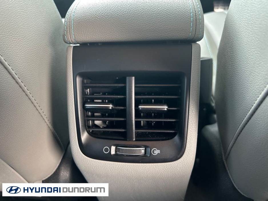 2020 Kia Niro - image 10