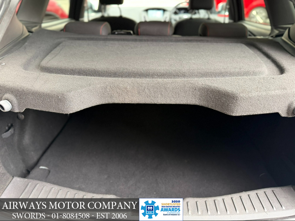 2018 Ford Focus - image 23