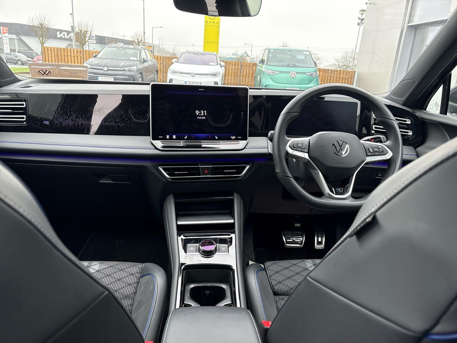 2025 Volkswagen Tiguan - image 8