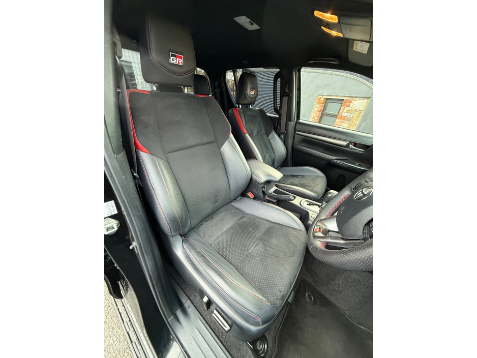 2023 Toyota Hilux  €44,995