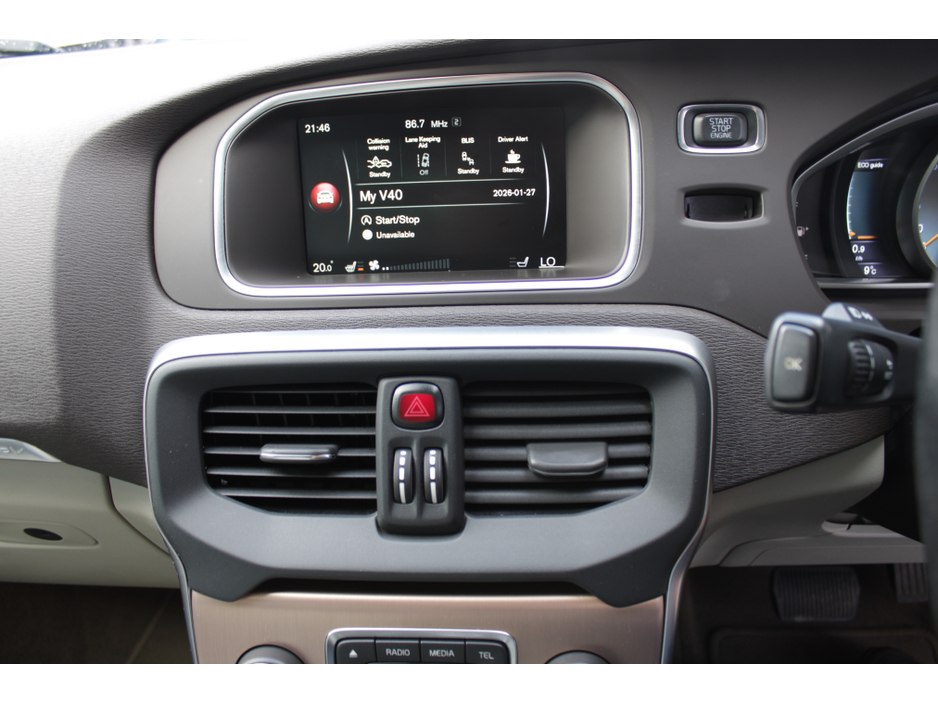 2016 Volvo V40 Cross Country 2.0D4 CROSSCOUNTRY 5DR HATCHBACK AUTO HUGE SPEC  // 1 OWNER CAR // AS NEW CONDITION THROUGHOUT // BUY WITH CONFIDENCE AA AND SIMI APPROVED DEALER 2026 // FINANCE ARRANGED // €13,950