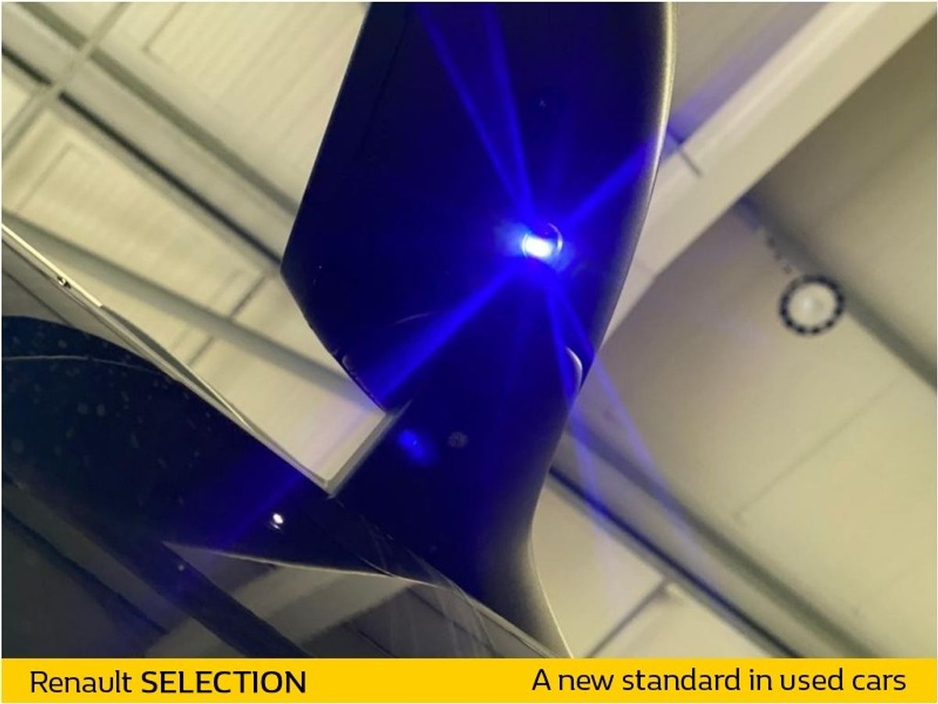 2023 Renault Megane - image 21