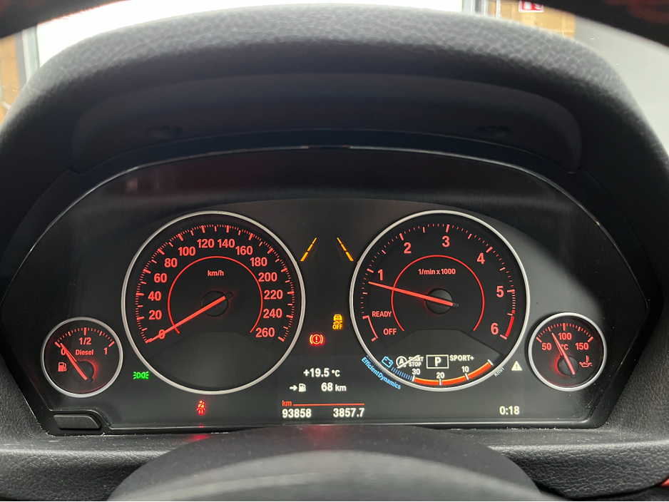 2016 BMW 3 Series - image 22