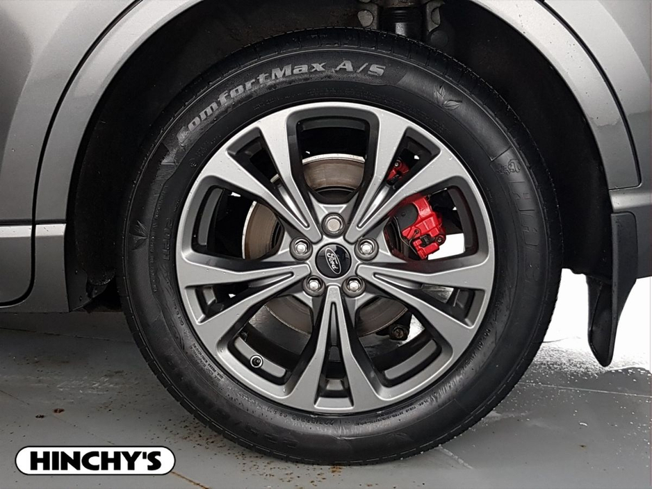 2022 Ford Kuga - image 8