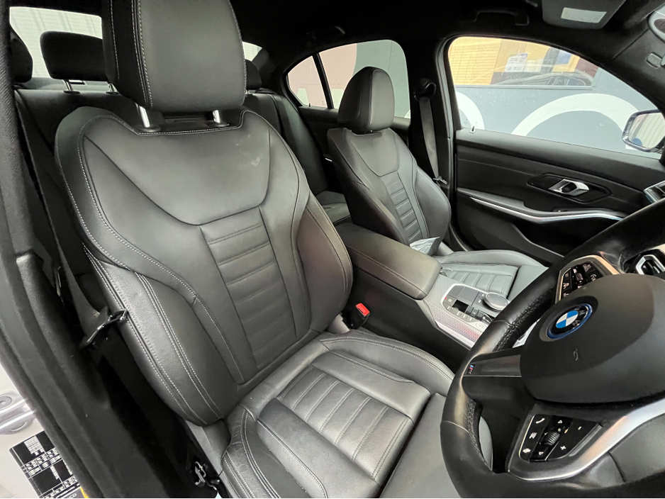 2024 BMW 3 Series - image 14