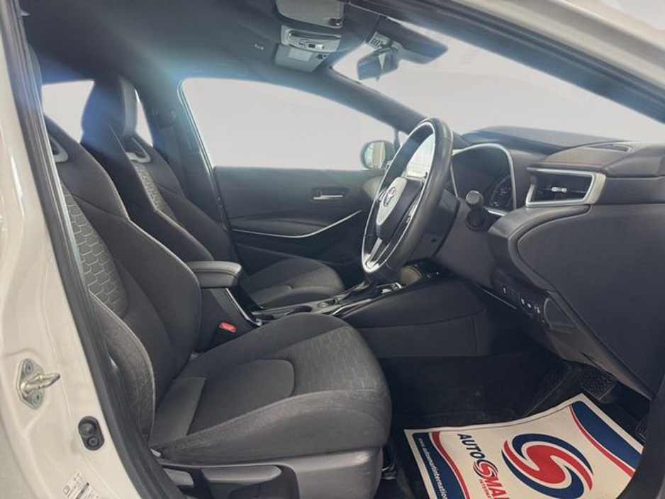 2023 Toyota Corolla - image 11