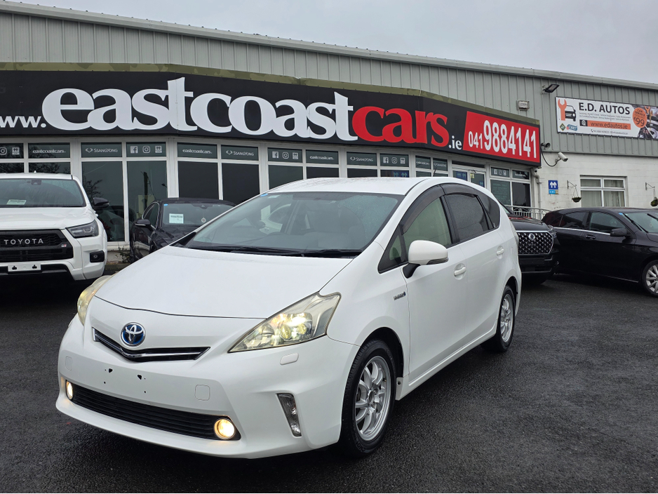 2013 Toyota Prius Alpha (7 Seater) - SELF CHARGING HYBRID -ALLOYS - REVERSE CAMERA - SIMI DEALER - LOW ROAD TAX BAND €13,450