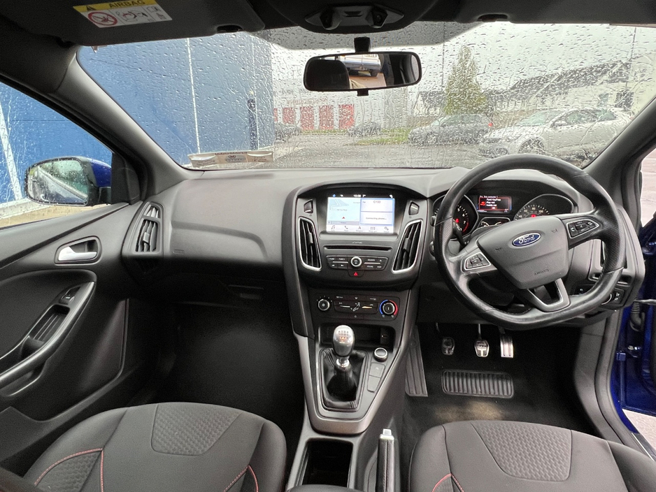 2017 Ford Focus - image 19