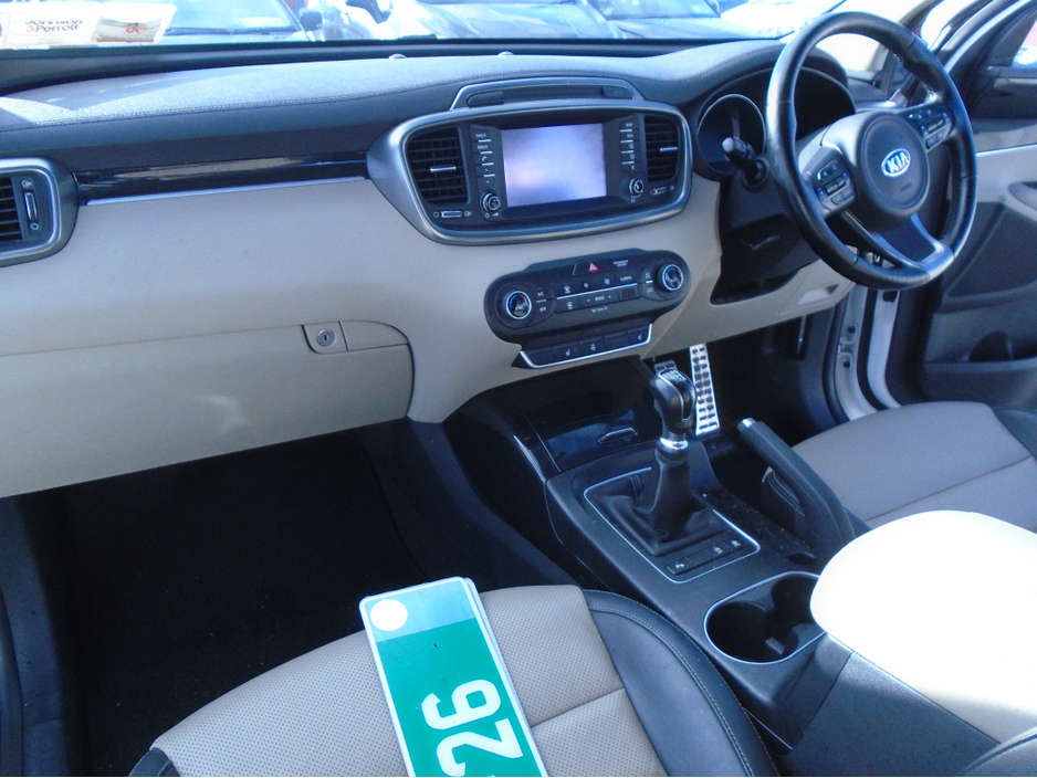 2016 Kia Sorento - image 19