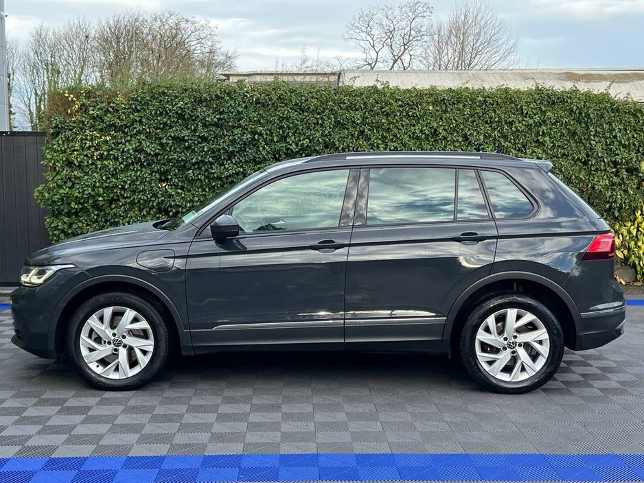 2022 Volkswagen Tiguan LIFE 1.4 TSI PLUG-IN HYBRID // FULL SERVICE HISTORY // APPLE CARPLAY/ANDROID AUTO // ADAPTIVE CRUISE CONTROL €28,950