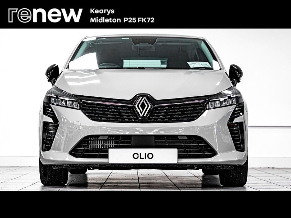 2025 Renault Clio - image 8