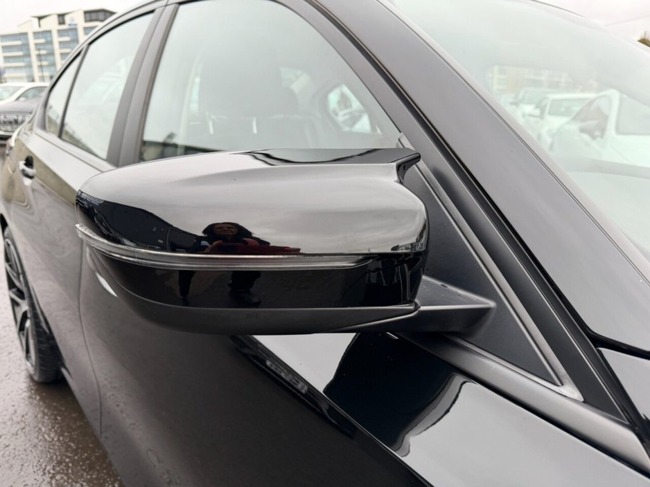 2021 BMW 3 Series - image 39