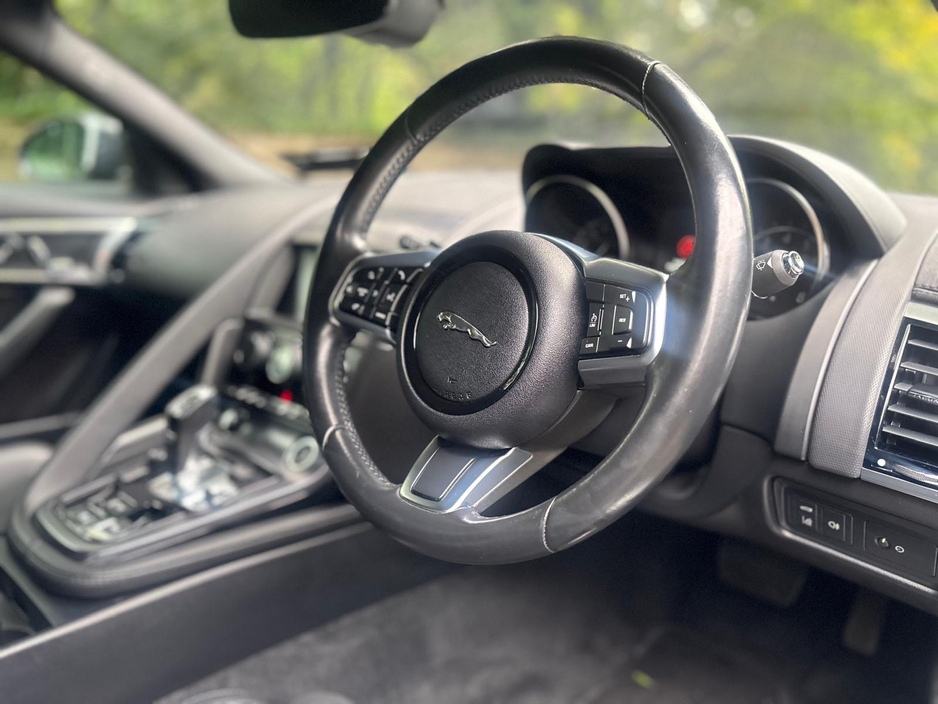 2018 Jaguar F-Type - image 16