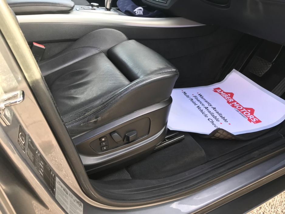 2009 BMW X5 - image 40