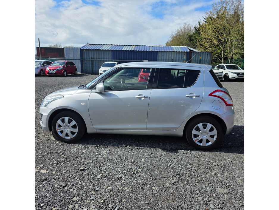 2016 Suzuki Swift - image 6