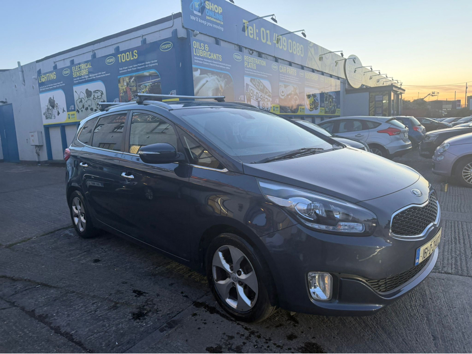 2016 Kia Carens - image 6