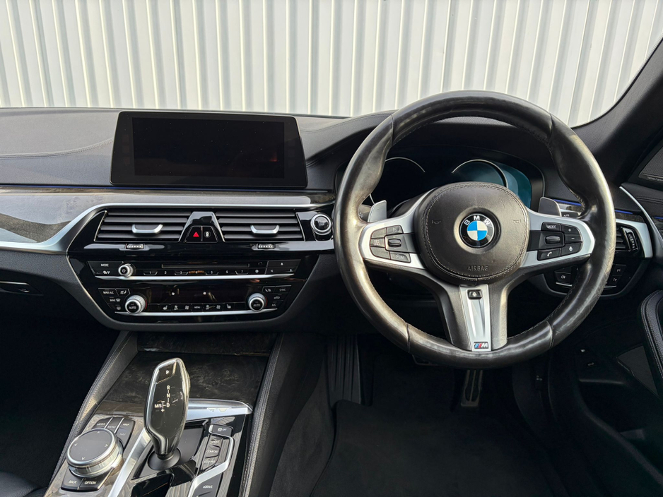 2018 BMW 5 Series - image 19
