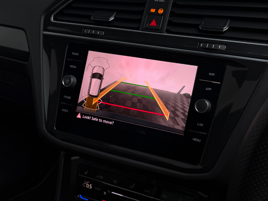 2021 Volkswagen Tiguan - image 16