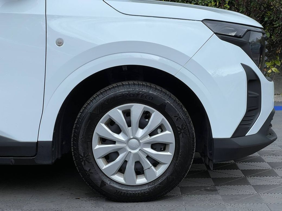 2025 Ford Transit - image 9