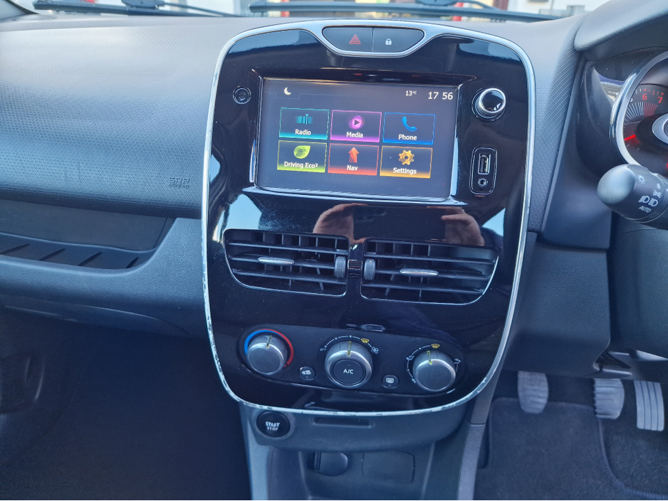 2016 Renault Clio - image 22