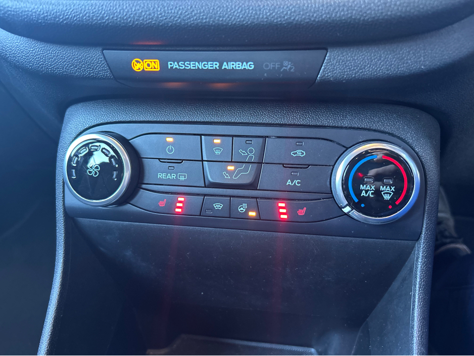 2019 Ford Fiesta - image 2