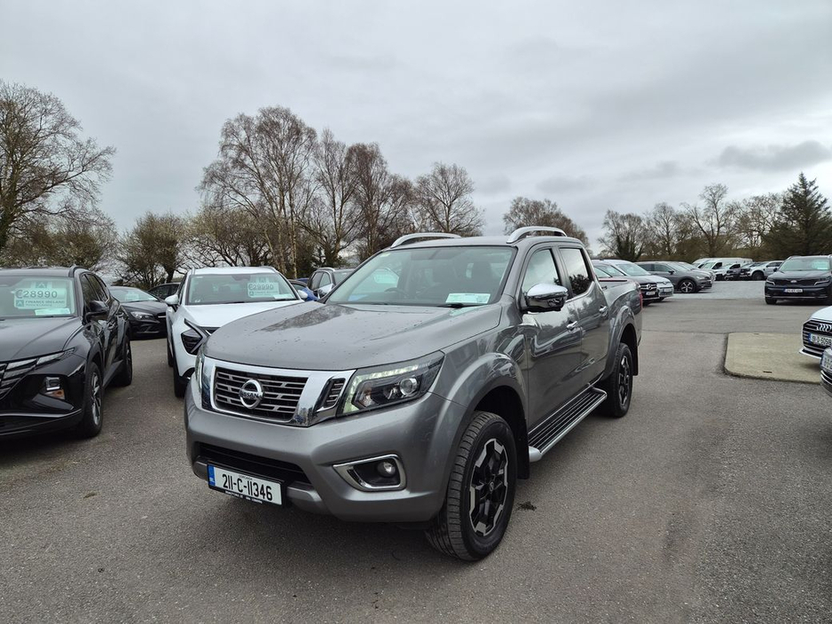 2021 Nissan Navara - image 3
