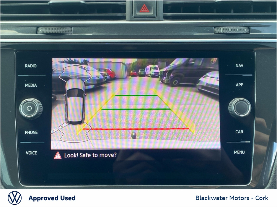 2023 Volkswagen Tiguan - image 17