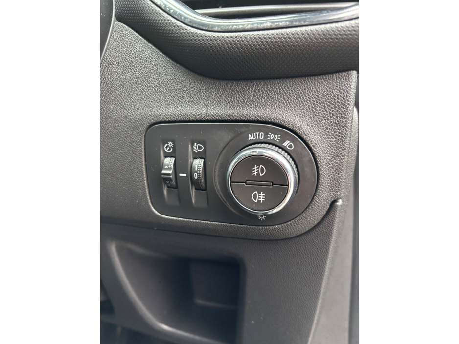 2022 Opel Crossland X 1.2i (83PS) 5 Speed SC €16,000