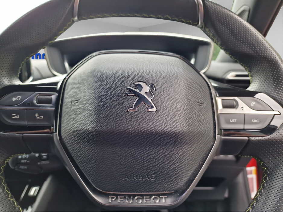 2021 Peugeot 2008 - image 8