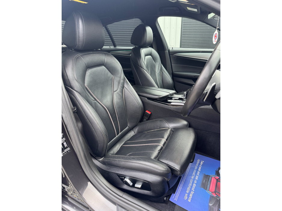 2019 BMW 5 Series - image 7