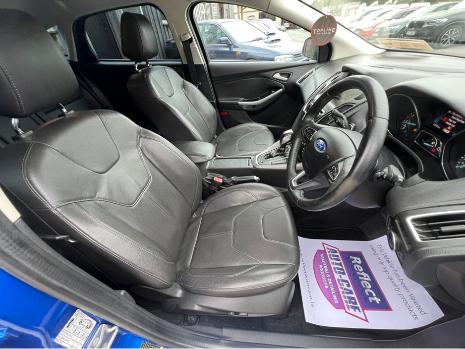 2015 Ford Focus - image 11