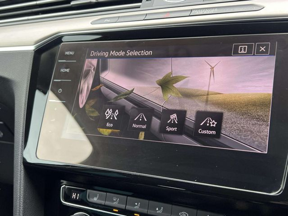 2018 Volkswagen Passat - image 14