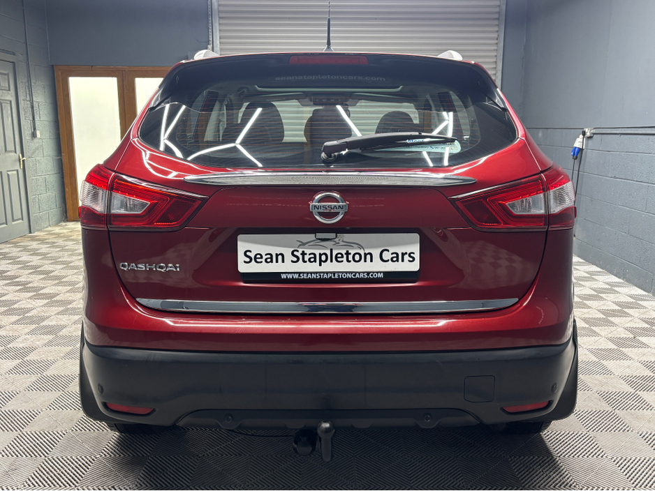 2016 Nissan Qashqai - image 3