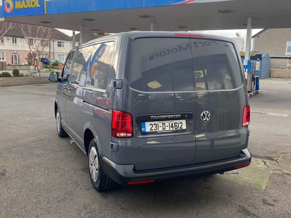 2023 Volkswagen Transporter - image 9