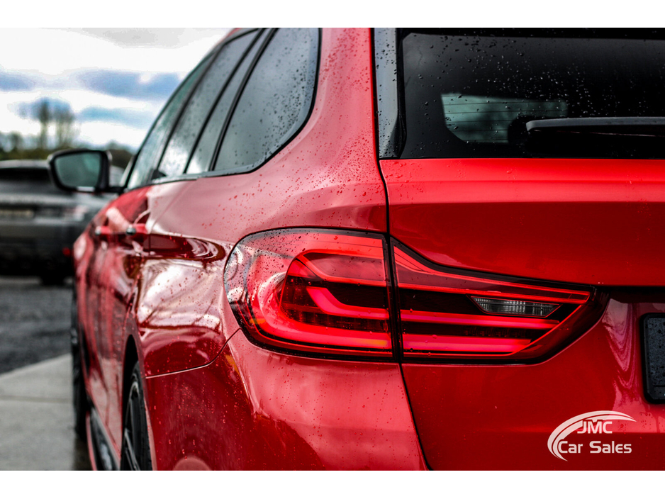 2018 BMW 5 Series - image 8