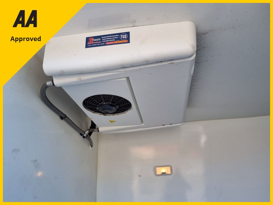 2020 Nissan NV400 - image 14