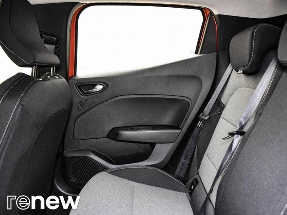 2025 Renault Clio - image 11